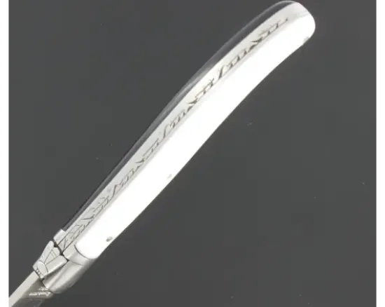 Laguiole 12 cm - Manche Blanc et Noir - Ressort guilloché - 1 mitre