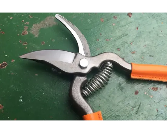Sécateur de Jardin 18 cm - revêtement des branches en cuir ORANGE