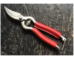 Sécateur de Jardin 18 cm - revêtement des branches en cuir ROUGE